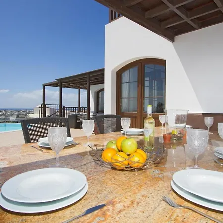 Ocean View Villa *